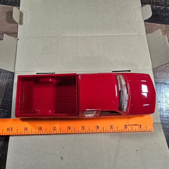 Ertl AMT 1993 Chevy C-1500 Extended-Cab Victory Red Dealer Promo - Picture 9 of 11